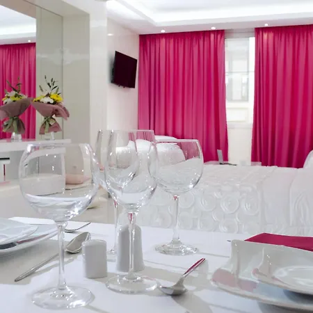 Hotel Status 4*